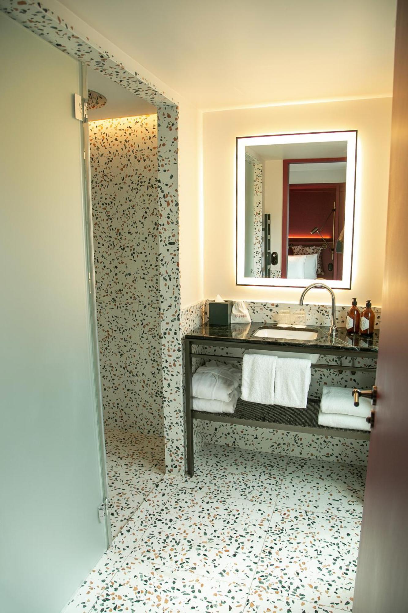 Le Ballu Hotel