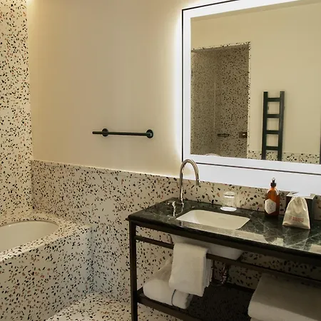 Le Ballu Hotel